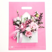 Розовый пакет с цветочным принтом и вырубной ручкой (40х31 см) - Сима-Ленд - купить с доставкой в Ставрополе