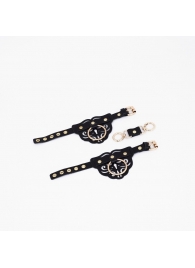 Черные кожаные наручники с клепками, кольцами и золотистой фурнитурой - Crazy Handmade - купить с доставкой в Ставрополе