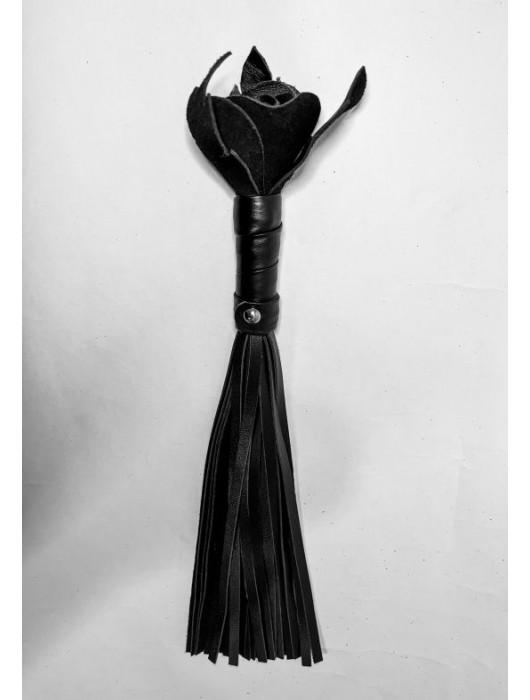 Черная кожаная плеть с розой в рукояти - 40 см. - БДСМ Арсенал - купить с доставкой в Ставрополе