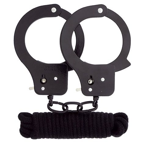 Чёрные наручники из листового металла в комплекте с веревкой BONDX METAL CUFFS LOVE ROPE SET - Dream Toys - купить с доставкой в Ставрополе